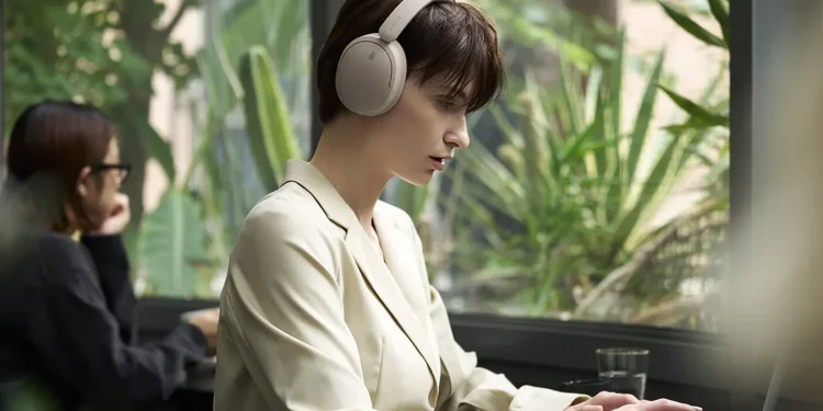 سونی از هدفون‌ های بی‌ سیم WH-CH730N و WH-CH530 رونمایی کرد؛ شارژدهی تا ۷۵ ساعت، بلوتوث ۶.۰ و قابلیت‌ های صوتی هوش مصنوعی