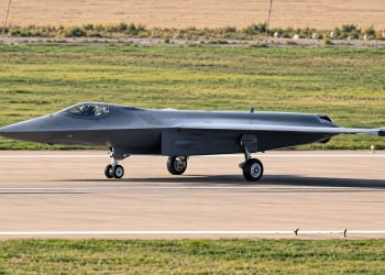 جنگنده J-50 چین برای پرواز بدون GPS آماده می‌ شود