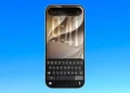 iOS 27 رسما منتشر شد. دستیار هوشمند Siri AI، پرش سرعت ایردراپ و شخصی سازی Liquid Glass 17 سیستمعامل iOS 27 رسماً منتشر شد؛ دستیار هوشمند Siri AI، جهش سرعت ایردراپ و شخصیسازی Liquid Glass