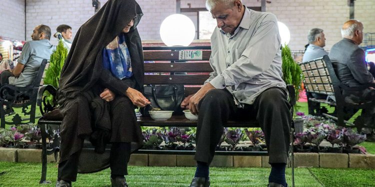 تغییر چهره تقاضای مسکن در ایران| تولید مسکن با جامعه سالمندی همخوانی دارد؟ 1 1789530564 تغییر چهره تقاضای مسکن در ایران تولید مسکن با جامعه
