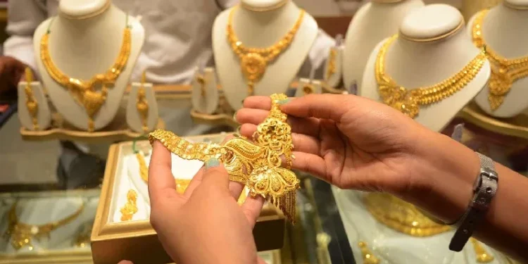 سرمایه گذاری در طلا؛ بررسی روش های مختلف خرید و نگهداری طلا 1 سرمایهگذاری در طلا؛ بررسی روشهای مختلف خرید و نگهداری طلا