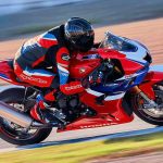 1789546455 155 موتورسیکلت BMW M 1000 RR هیجان را با دقت و
