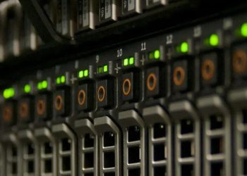 اپل وارد بازار سرورهای هوش مصنوعی شد 13 نمایی از تجهیزات سرور و اخبار مرتبط با شرکت اپل