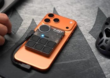صدای خود را در موبایل و کنسول با Voicemod Key Pocket تغییر دهید 13 تصویری از ابزار Voicemod Key Pocket روی گوشی