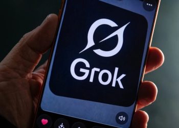 Grok با داده های استارت آپ های شکست خورده آموزش دیده است 2 تصویری از لوگوی Grok روی تلفن همراه