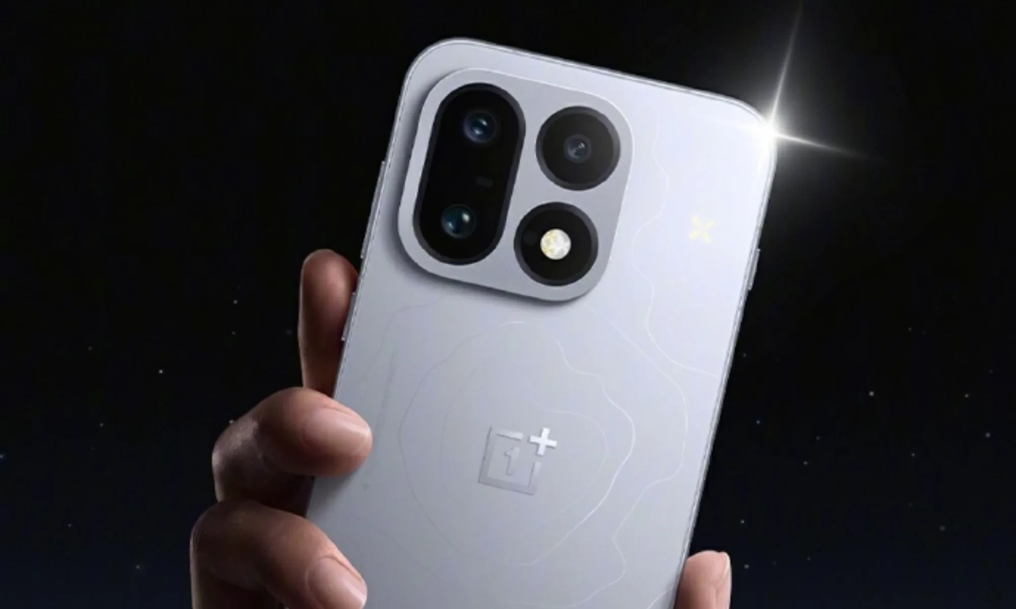 OnePlus 16 رسما معرفی شد. یک پرچمدار قدرتمند اندرویدی با سیستم روشنایی پنل پشتی شگفت انگیز