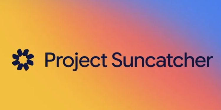گوگل هفته آینده یک ماهواره هوش مصنوعی پرتاب خواهد کرد 1 عنوان متنی Project Suncatcher با رنگ سرمهای تیره به همراه یک آیکون گرافیکی شبیه به گل یا خورشید هشتپر، روی پسزمینهای با گرادیان رنگهای ملایم زرد، نارنجی و آبی.