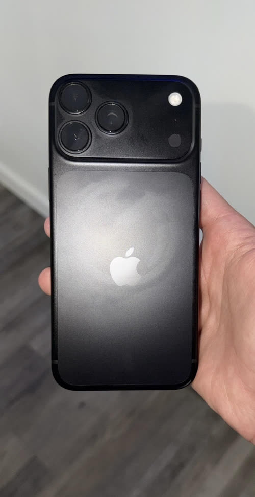 iPhone Duo یا iPhone 18 Pro Max; کدوم رنگ مشکی قشنگ تره؟ 6 1790407453 774 iPhone Duo یا iPhone 18 Pro Max کدوم رنگ مشکی