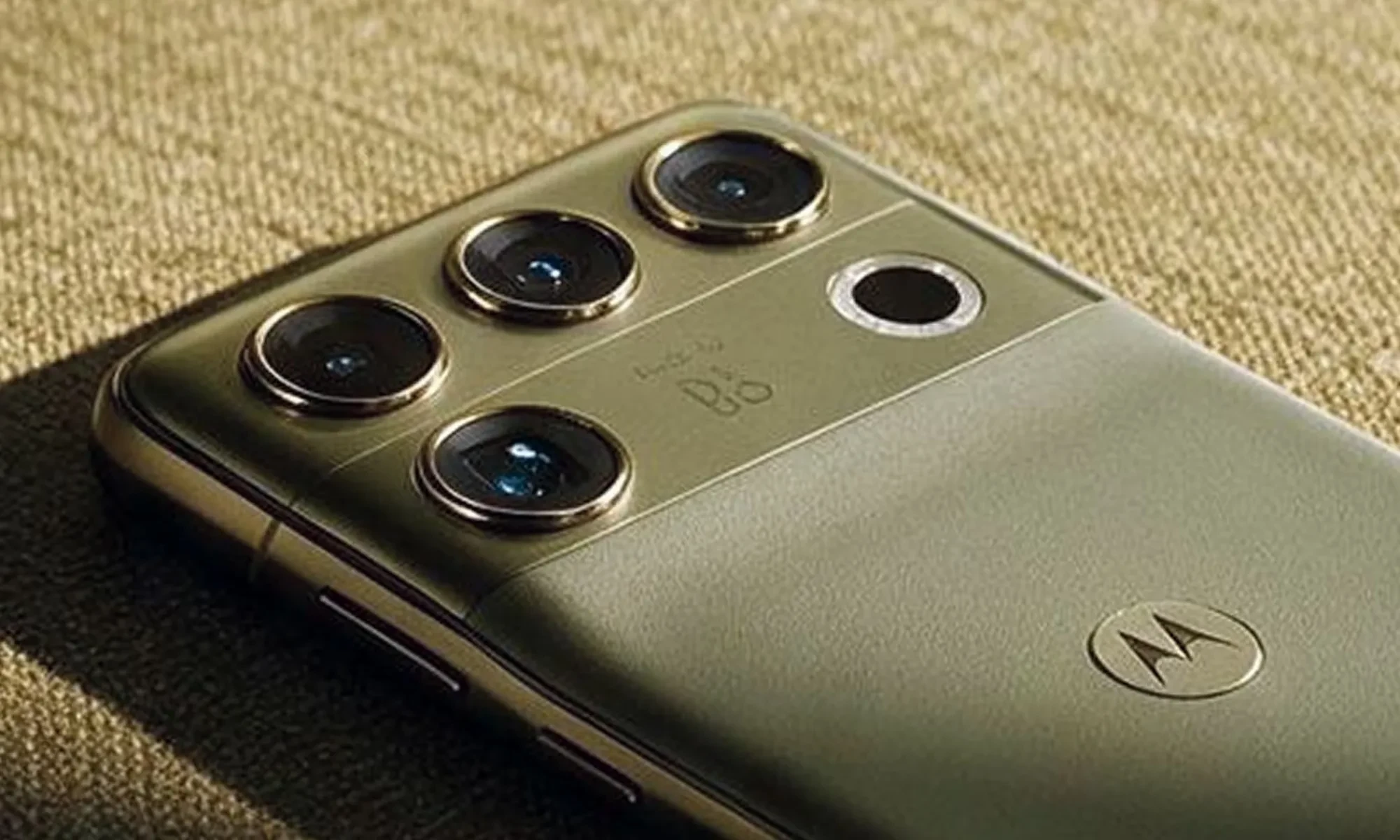 Motorola Signature 27; آیا این پرچمدار جذاب می تواند جایگزین وان پلاس 16 و قاتل پرچمداران بازار شود؟ 12 Motorola Signature 27; آیا این پرچمدار جذاب می تواند جایگزین وان پلاس 16 و قاتل پرچمداران بازار شود؟