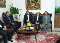 1790528061 دیدار افشین خانی با خانواده اولین شهید بانک صادرات ایرانتاکید