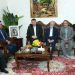 1790528061 دیدار افشین خانی با خانواده اولین شهید بانک صادرات ایرانتاکید