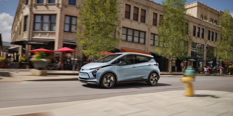 با خودروی برقی شورولت بولت 2027 آشنا شوید. مدلی چابک و مقرون به صرفه 1 با خودروی برقی Chevrolet Bolt 2027 آشنا شوید؛ یک مدل چابک و مقرونبهصرفه