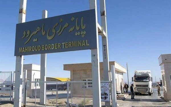 تردد روزانه بیش از هزار کامیون حامل بار صادراتی در