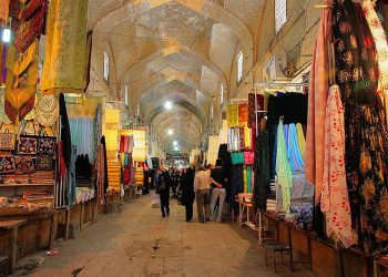 تله‌ی بیش‌خرید؛ چرا در دنیای وفور، بیش از نیاز خود
