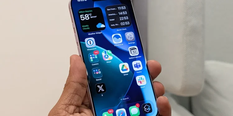 جزئیات ویژگی جدید ضد سرقت آیفون در iOS 27.2 فاش شد. اقدامات اپل برای جلوگیری از قفل شدن اشتباه دستگاه 1 جزئیات ویژگی جدید ضد سرقت آیفون در iOS 272 فاش