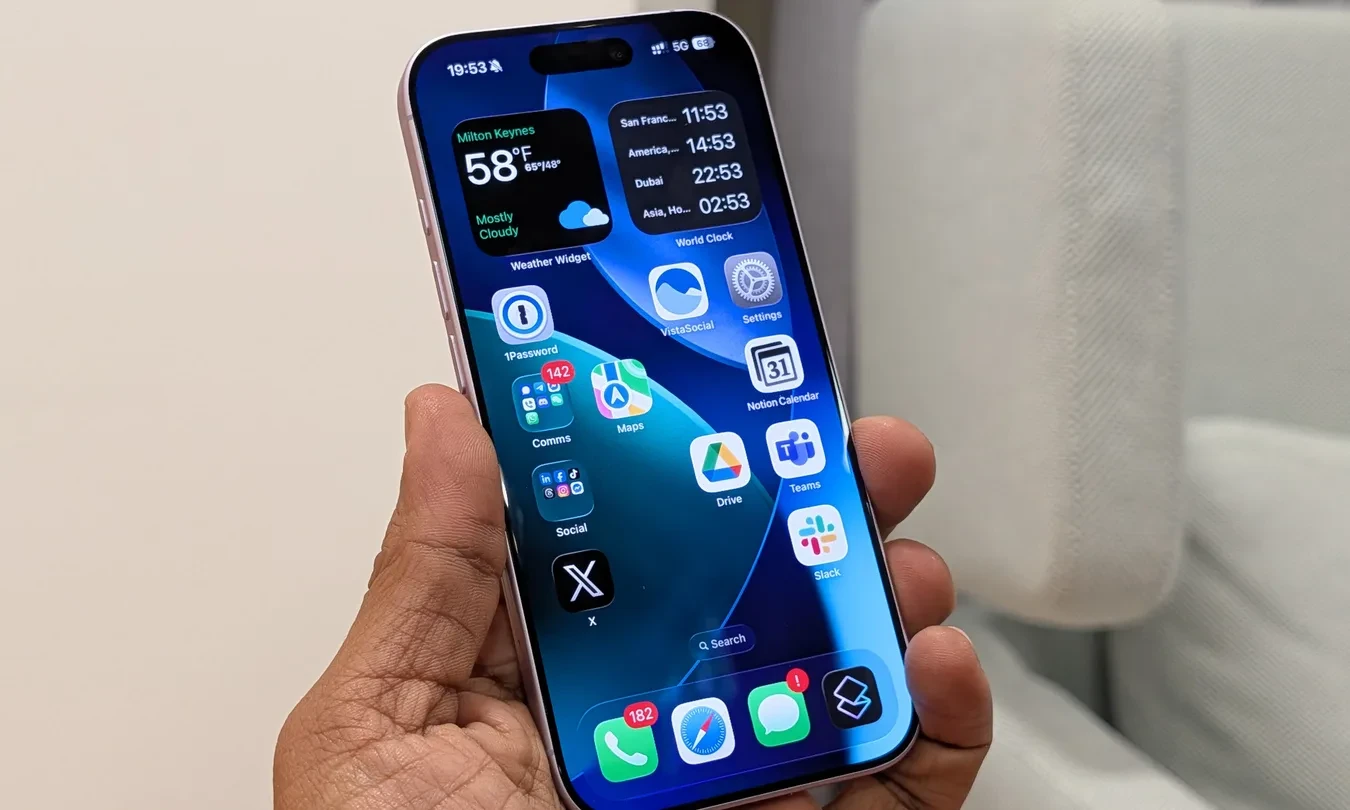جزئیات ویژگی جدید ضد سرقت آیفون در iOS 27.2 فاش شد. اقدامات اپل برای جلوگیری از قفل شدن دستگاه به اشتباه 6 جزئیات ویژگی جدید ضد سرقت آیفون در iOS 27.2 فاش شد. اقدامات اپل برای جلوگیری از قفل شدن اشتباه دستگاه