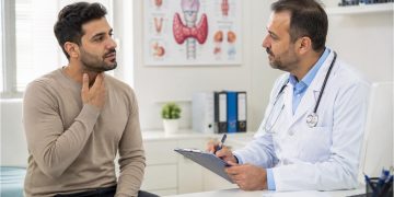 خستگی، ریزش مو و تغییر وزن؛ چه زمانی باید آزمایش