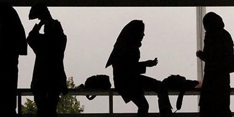 زندگی مجردی دور از دسترس ایرانیان/حقوق ها کافی نیست! 1 زندگی مجردی دور از دسترس ایرانیانحقوق ها کافی نیست