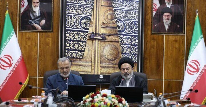 قیمت نهایی حج ۱۴۰۶ به نرخ ارز گره خورد؛ رشیدیان: هزینه افزایش خاصی نداشته است 1 قیمت نهایی حج ۱۴۰۶ به نرخ ارز گره خورد؛ رشیدیان