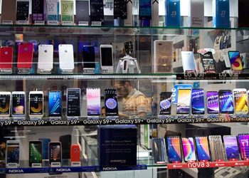 قیمت گوشی امروز؛ آیفون و سامسونگ تا کجا پیش رفتند؟