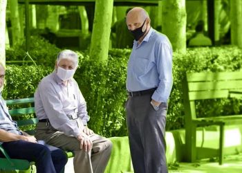 واریز 4 میلیون تومانی ویژه بازنشستگان / منتظر شارژ حساب در این ایام باشید 13 واریز 4 میلیون تومانی ویژه بازنشستگان منتظر شارژ حساب