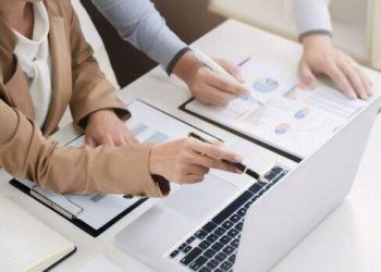 چطور با نرم افزار CRM عملکرد کارکنان شرکت تولیدی را