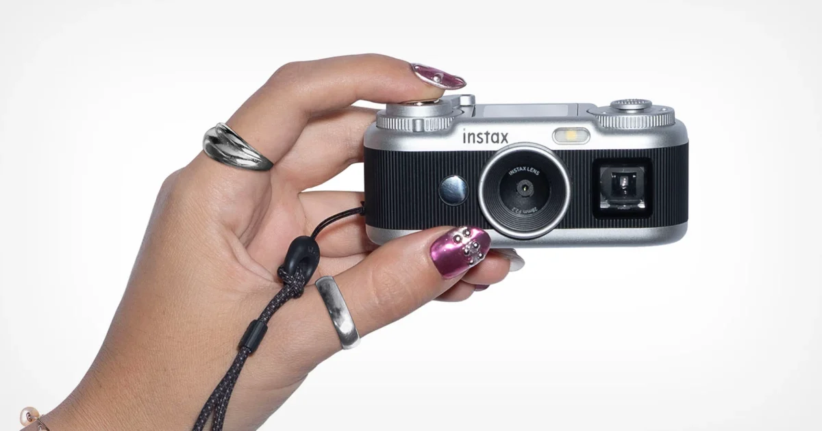 دوربین دیجیتال Fujifilm Instax Pal 2 معرفی شد 4 فوجی فیلم از دوربین دیجیتال Instax Pal 2 رونمایی کرد