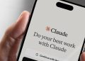 تصویری از هوش مصنوعی Claude داخل تلفن همراه