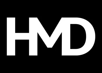 اولین هات اسپات قابل حمل 5G HMD فاش شد 2 لوگوی رسمی و مینیمال برند فنلاندی HMD با حروف درشت سفیدرنگ روی پسزمینهی کاملاً مشکی یکدست