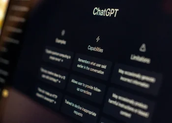 جنجال جدید ChatGPT. تقلید از امضای کاریکاتوریست های معروف توسط هوش مصنوعی OpenAI 2 جنجال جدید ChatGPT؛ تقلید امضای کارتونیستهای سرشناس توسط هوش مصنوعی OpenAI