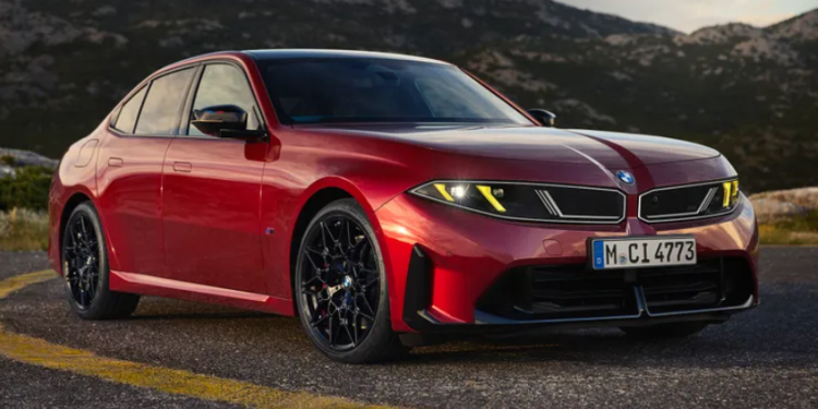 رونمایی از BMW سری 3 2027; فناوری های انقلابی و قیمت پایه 51250 دلار 1 رونمایی از ب ام و سری ۳ مدل ۲۰۲۷؛ فناوریهای انقلابی و قیمت پایه ۵۱,۲۵۰ دلار