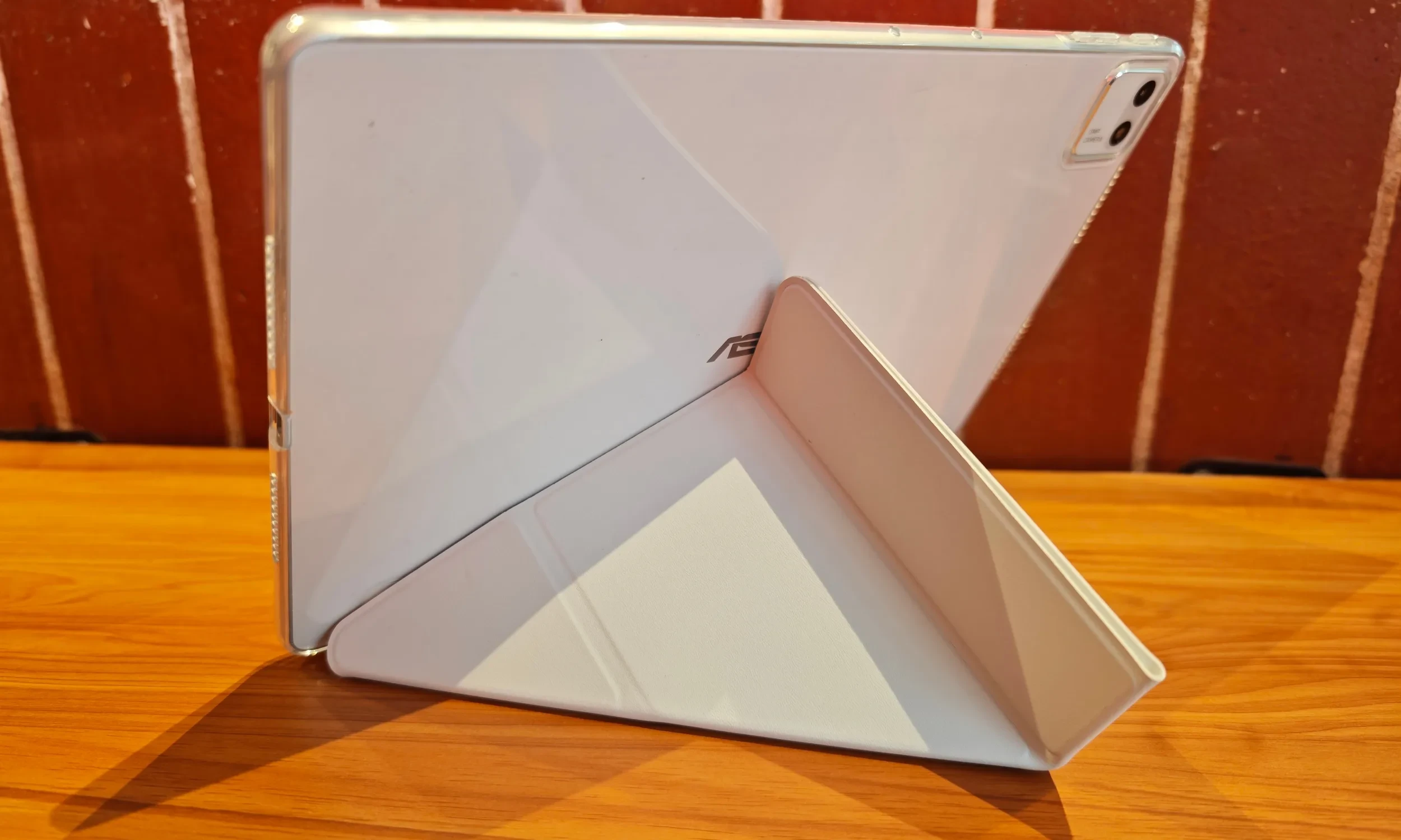 بررسی تبلت ایسوس پد (ASUS Pad); یک صفحه نمایش OLED شگفت انگیز که پتانسیل واقعی خود را دست نخورده باقی می گذارد 13 بررسی تبلت ایسوس پد (ASUS Pad); یک صفحه نمایش OLED شگفت انگیز که پتانسیل واقعی آن دست نخورده باقی می ماند