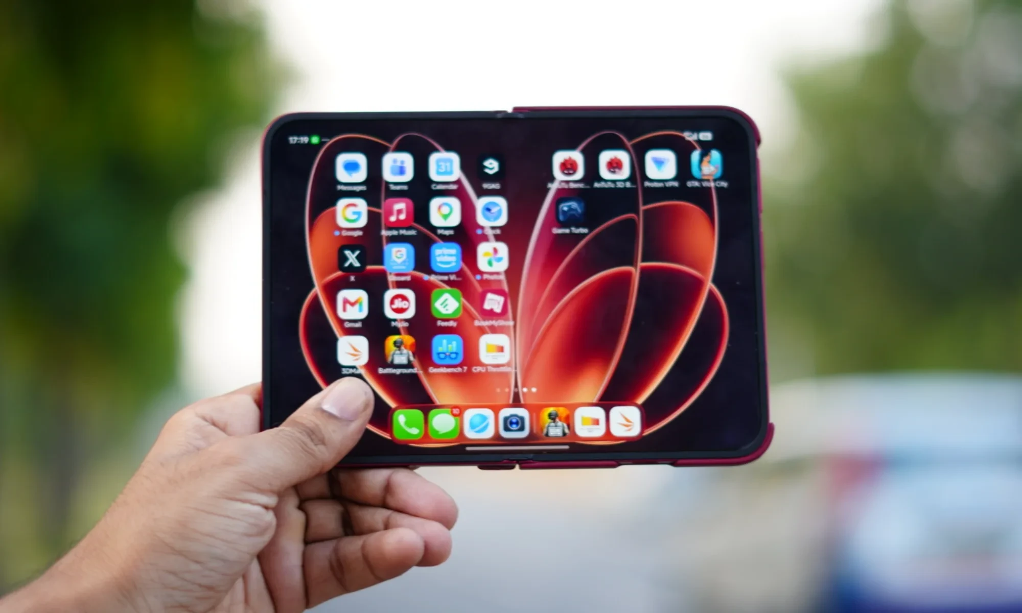 بررسی تخصصی گوشی تاشو شیائومی ۱۸ فولد (Xiaomi 18 Fold)؛ شاهکار سخت‌افزاری با باتری غول‌پیکر