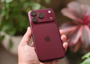 بررسی تخصصی آیفون 18 پرو (iPhone 18 Pro); آیا پرچمدار جدید اپل ارزش خرید دارد؟ 12 بررسی تخصصی آیفون ۱۸ پرو (iPhone 18 Pro)؛ آیا پرچمدار جدید اپل ارزش خرید دارد؟