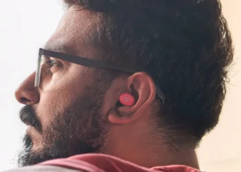 بررسی تخصصی هندزفری جی‌لب JBuds Mini ANC؛ هدست بلوتوثی فوق‌العاده کوچک با کارایی فراتر از انتظار