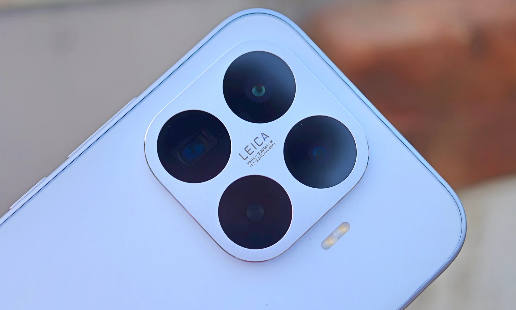 بررسی شیائومی ۱۷ تی (Xiaomi 17T): کاربردی‌ترین گوشی این روزها که یک معامله نادر و شگفت‌انگیز است!