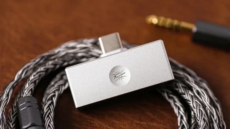 ۱۲ گجت سرگرم‌کننده و کاربردی USB-C برای میز کار خانگی و اداری