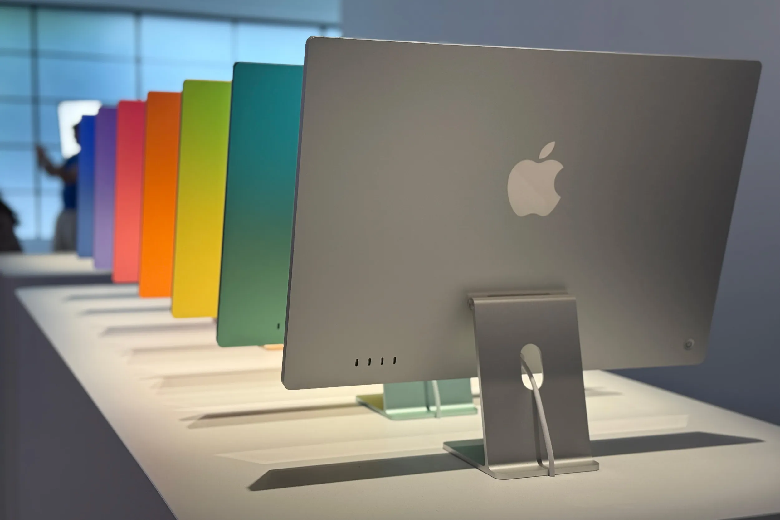 مقایسه iMac M6 با iMac M4; رد شدن نسل M5 چه تغییرات شگفت انگیزی را به همراه داشت؟
