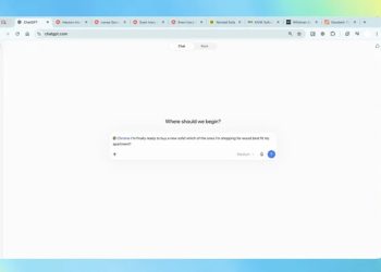 ChatGPT AI Assistant اکنون در مرورگر شما کار می کند 13 رابط کاربری وبسایت ChatGPT در یک مرورگر وب با نوار جستوجوی متنی در وسط صفحه و چندین برگه باز در بالای مرورگر.