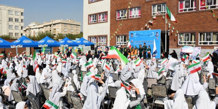 افتتاح مدرسه فرزندان میهن در کرج 1 افتتاح مدرسه فرزندان میهن در کرج