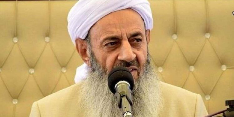 انتقاد از سکوت مولوی عبدالحمید/ چرا وی نسبت به ترور معاون نیروی انتظامی واکنشی نشان نداد؟ 1 انتقاد از سکوت مولوی عبدالحمید چرا وی نسبت به ترور