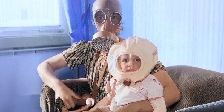 این ماسک‌های عجیب برای محافظت از نوزادان در برابر گازهای سمی در جنگ جهانی دوم ساخته شده بودند