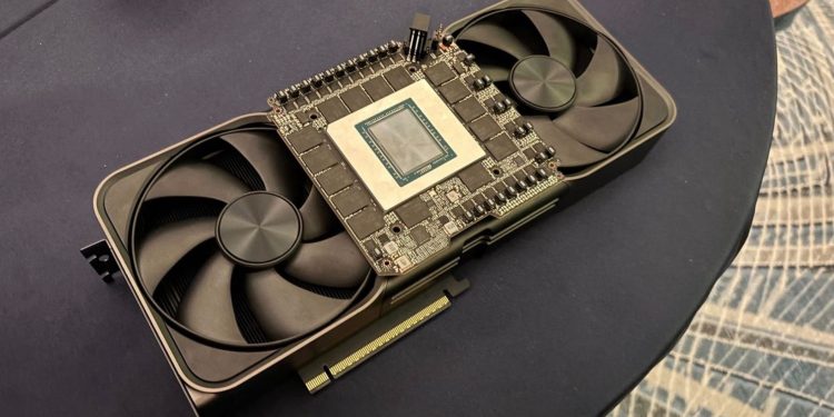 تماشا کنید:‌ ویدیوی تبدیل هزاران کارت گرافیک RTX 5090 به شتاب‌دهنده‌های هوش مصنوعی در چین لو رفت