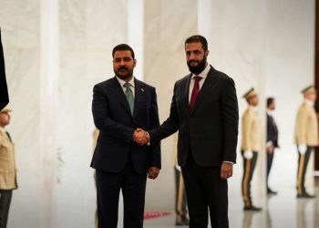 دیدار الزیدی با الشرع در دمشق؛ تاکید بر توسعه همکاری دوجانبه و تقویت ثبات منطقهای 2 دیدار الزیدی با الشرع در دمشق؛ تاکید بر توسعه همکاری
