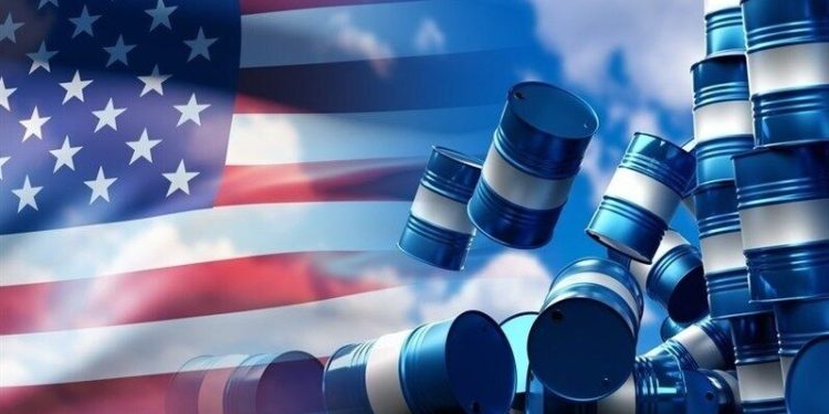 رویترز ذخایر نفت آمریکا به پایین‌ترین سطح در ۴۴ سال