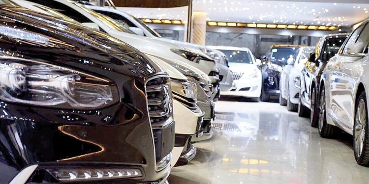 سقوط ۲۹ درصدی فروش خودرو در نیمه نخست سال