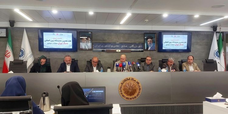 سنگینی موانع بر گرده سنگ ضیافت غول‌های خاموش در پایتخت