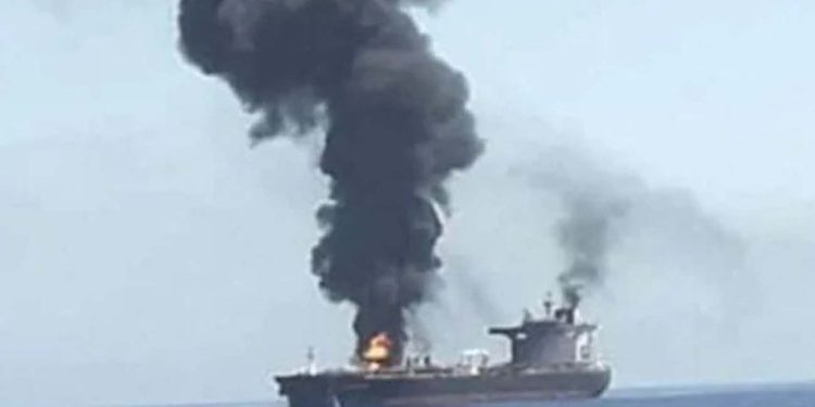 سپاه: دو نفتکش در تنگه هرمز مورد اصابت قرار گرفت 1 سپاه دو نفتکش در تنگه هرمز مورد اصابت قرار گرفت