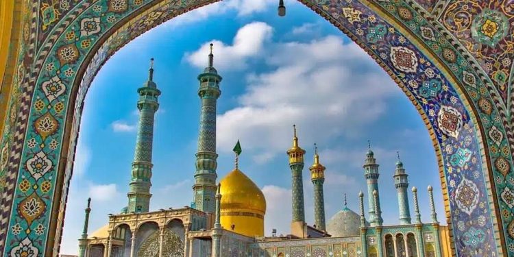 مدیرعامل بانک مسکن با هدف افتتاح پروژه‌های نهضت ملی وارد