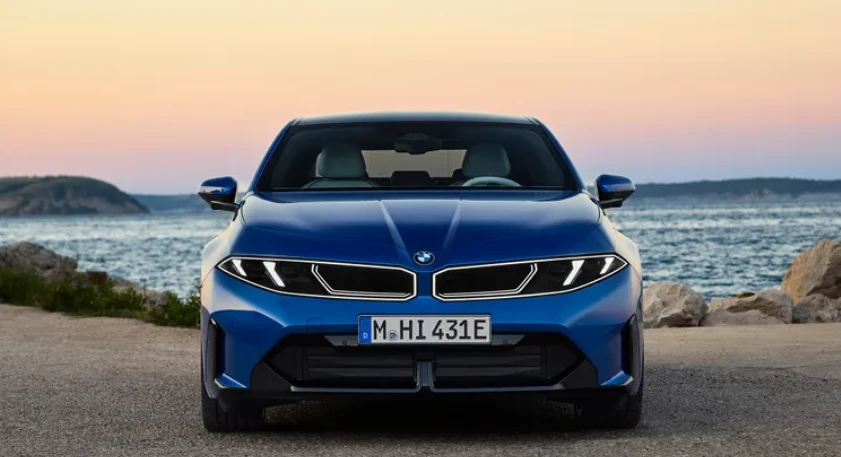 چرا BMW سری 3 جدید در نسخه های برقی و بنزینی دقیقاً یکسان به نظر می رسد؟ 9 چرا BMW سری 3 جدید در نسخه های برقی و بنزینی دقیقاً یکسان به نظر می رسد؟